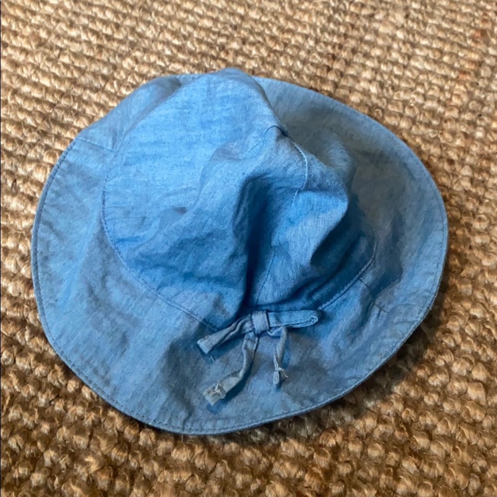 Baby Gap Sun hat 0-6 months